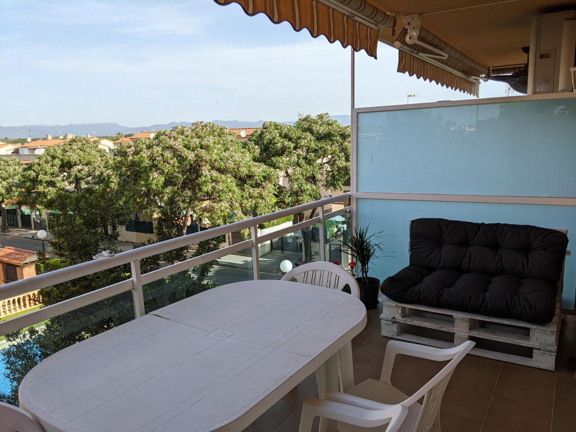 Apartamento Piscina Vilafortuny Apartment กัมบริลส์ ภายนอก รูปภาพ